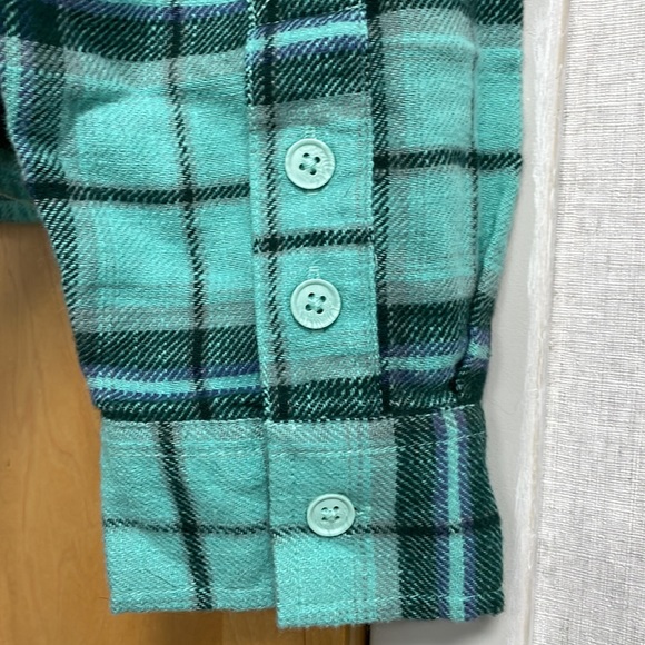Baby Blue Crop Plaid button-down - Picture 4 of 4